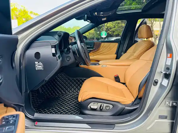 Lexus LS 2022