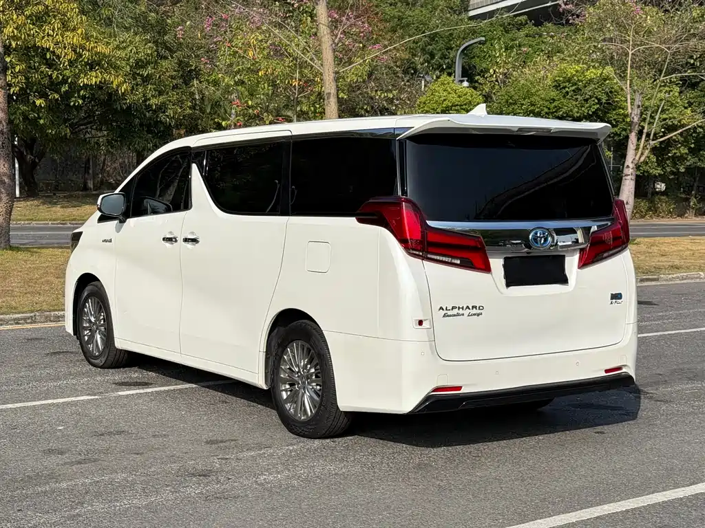 Toyota Alphard 2022 — фото 4