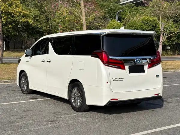 Toyota Alphard 2021
