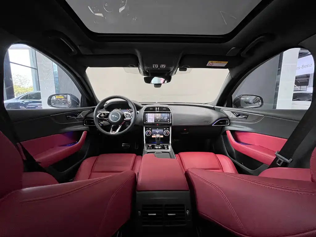 Jaguar XEL 2023 — фото 12