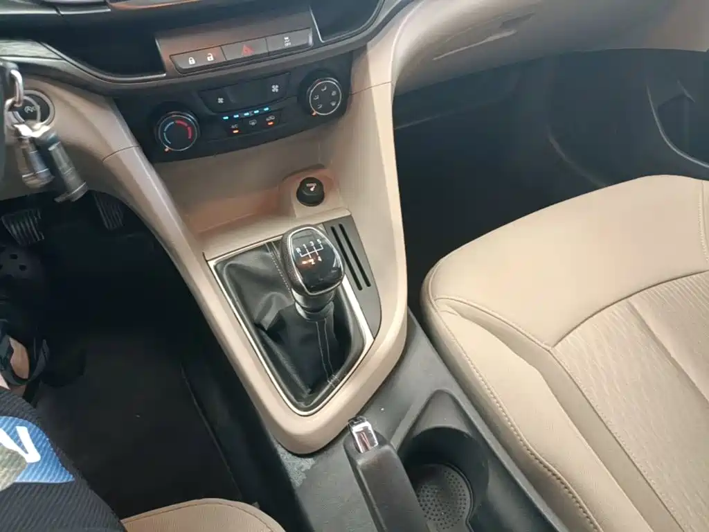 Buick Excelle GT 2017 — фото 14