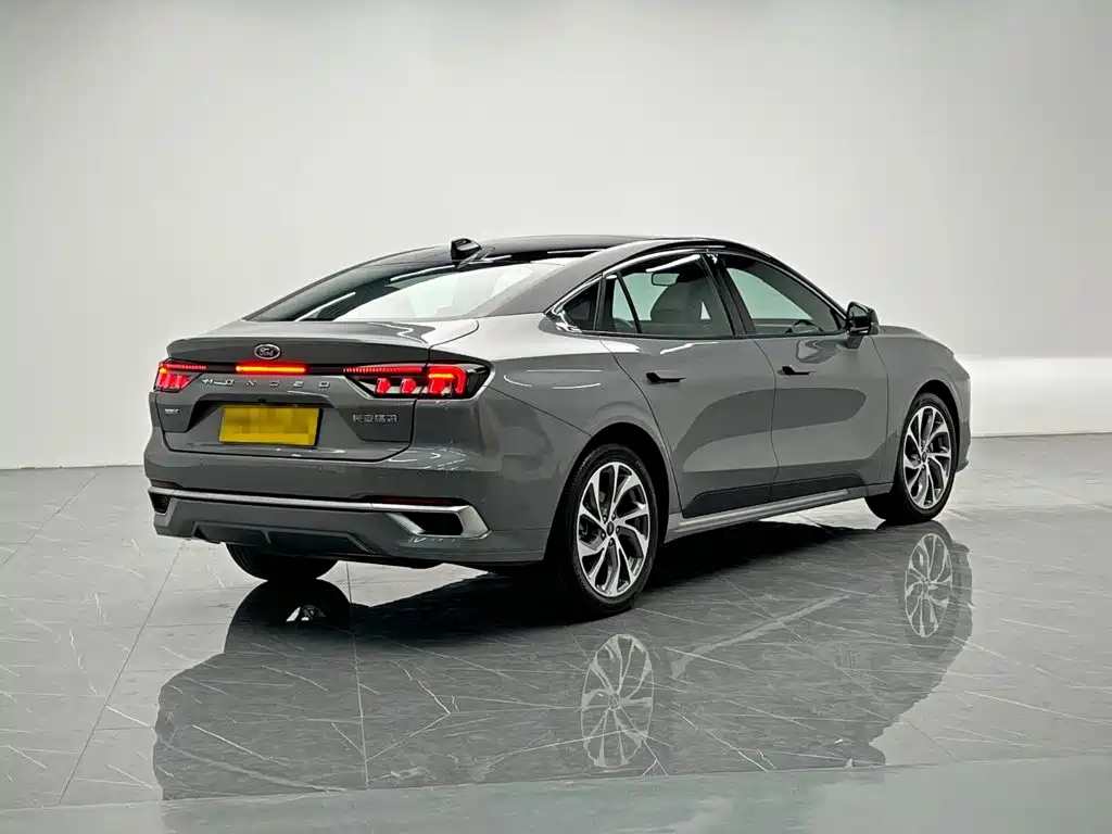 Ford Mondeo 2022 — фото 6
