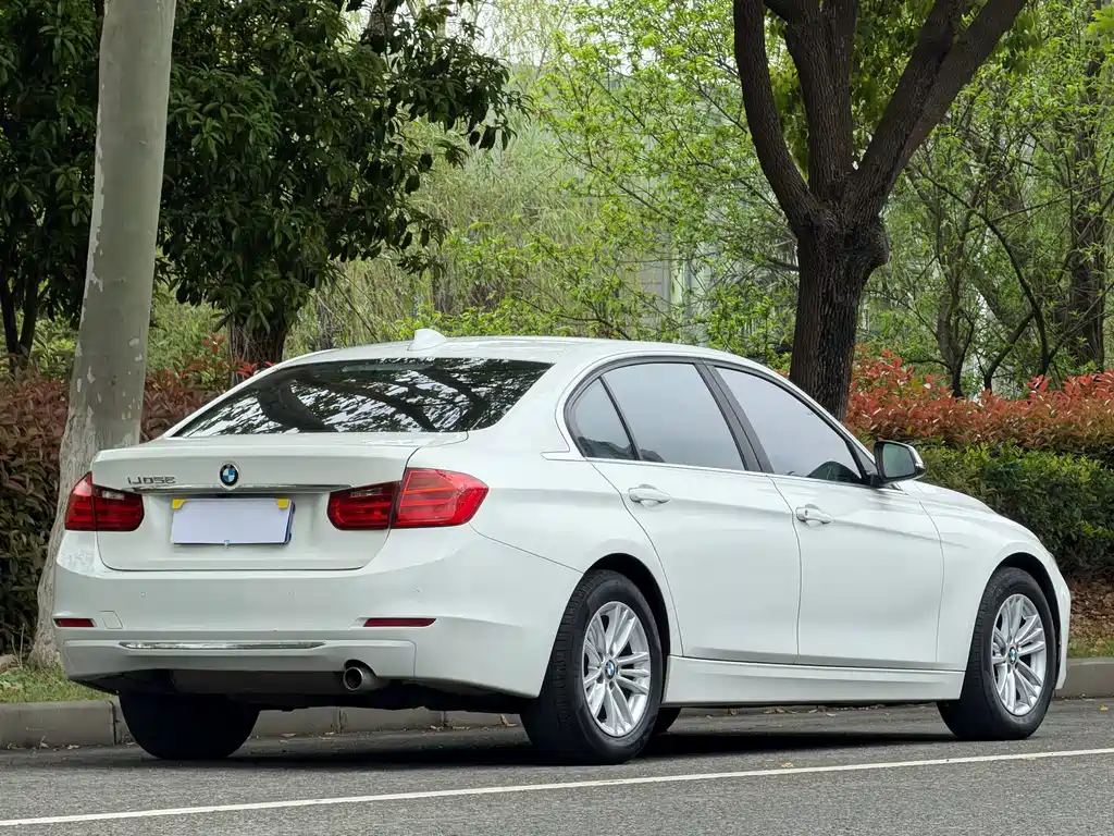 BMW 3 Series 2015 — фото 13