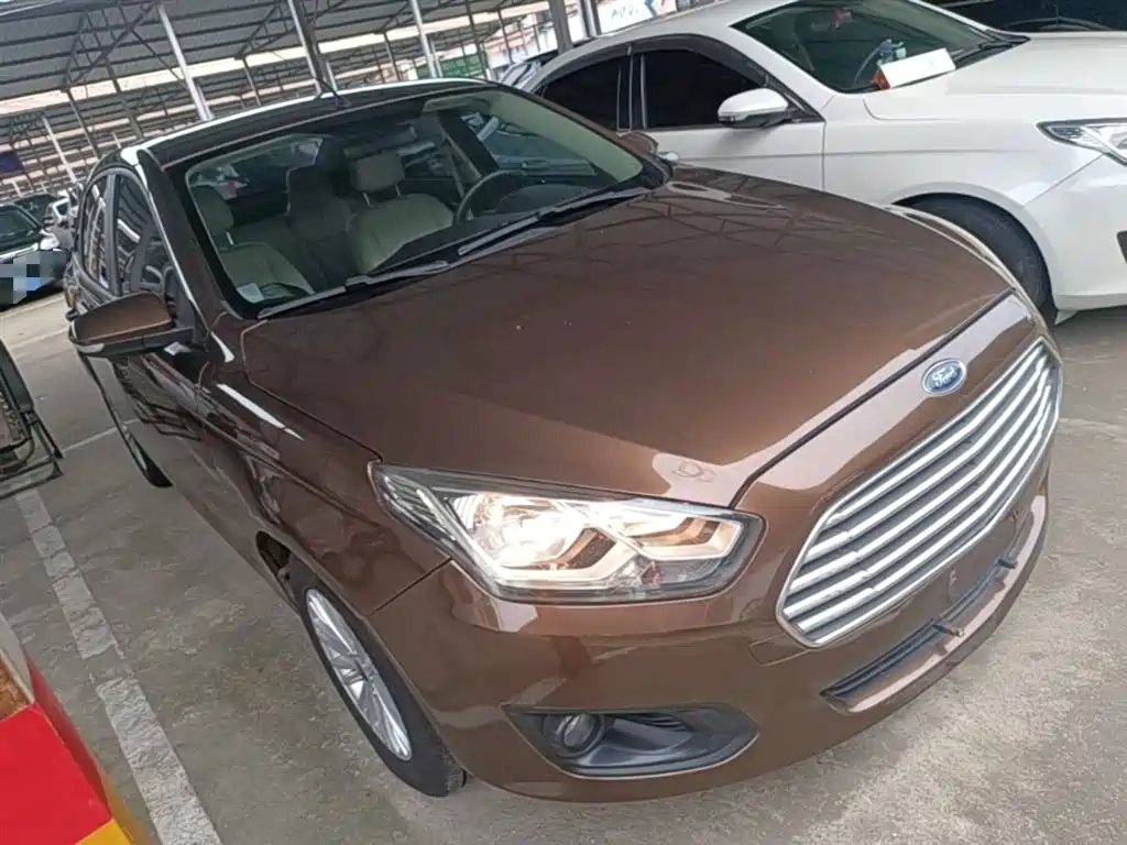 Ford Escort 2015 — фото 4