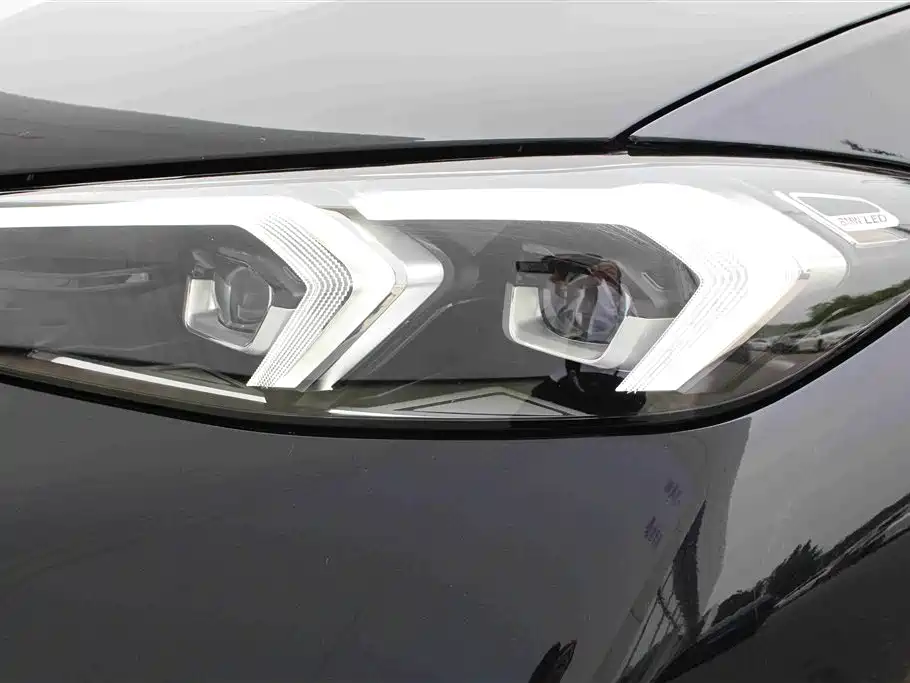 BMW 3 Series 2025 — фото 13