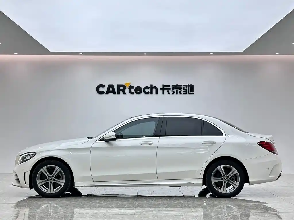 Mercedes-Benz C-Class 2019 — фото 2