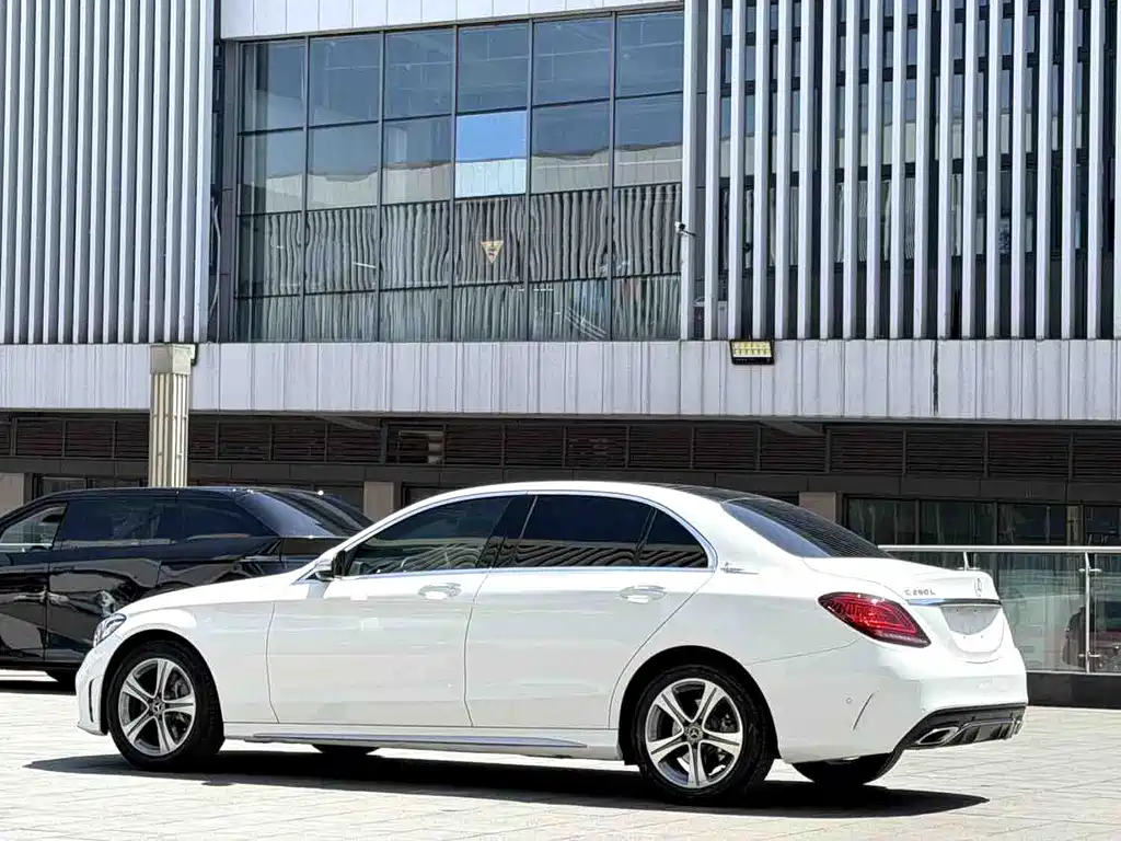 Mercedes-Benz C-Class 2018 — фото 13