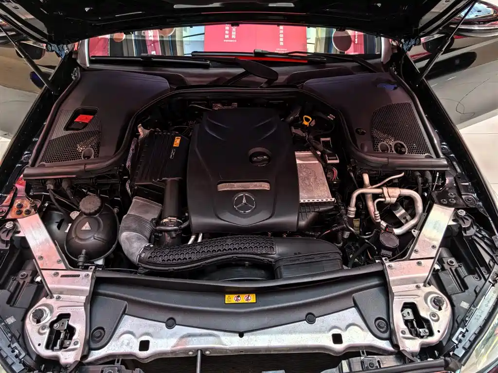 Mercedes-Benz E-Class 2017 — фото 24