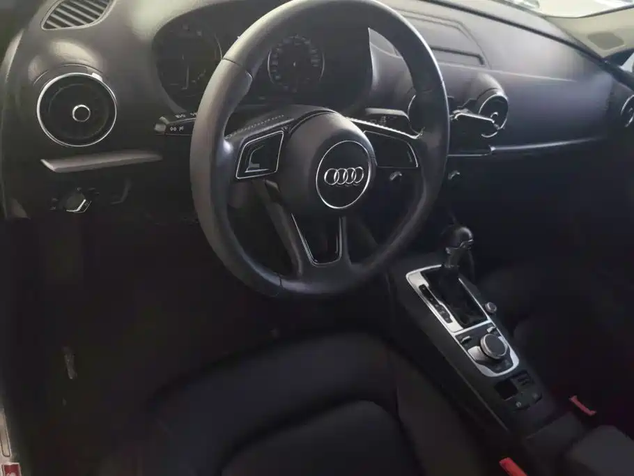 Audi A3 2017 — фото 12