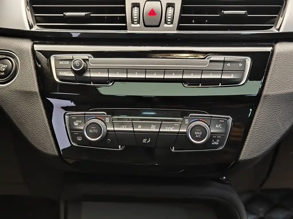 BMW X1 2018 — фото 16