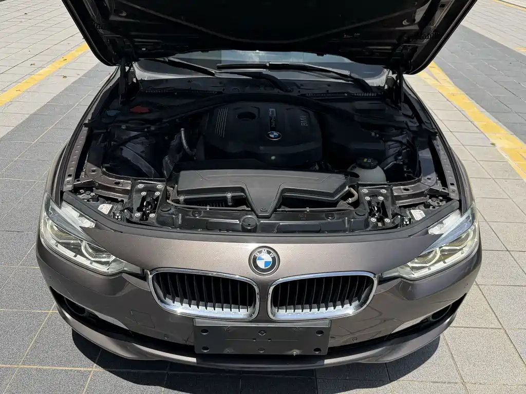 BMW 3 Series 2017 — фото 17