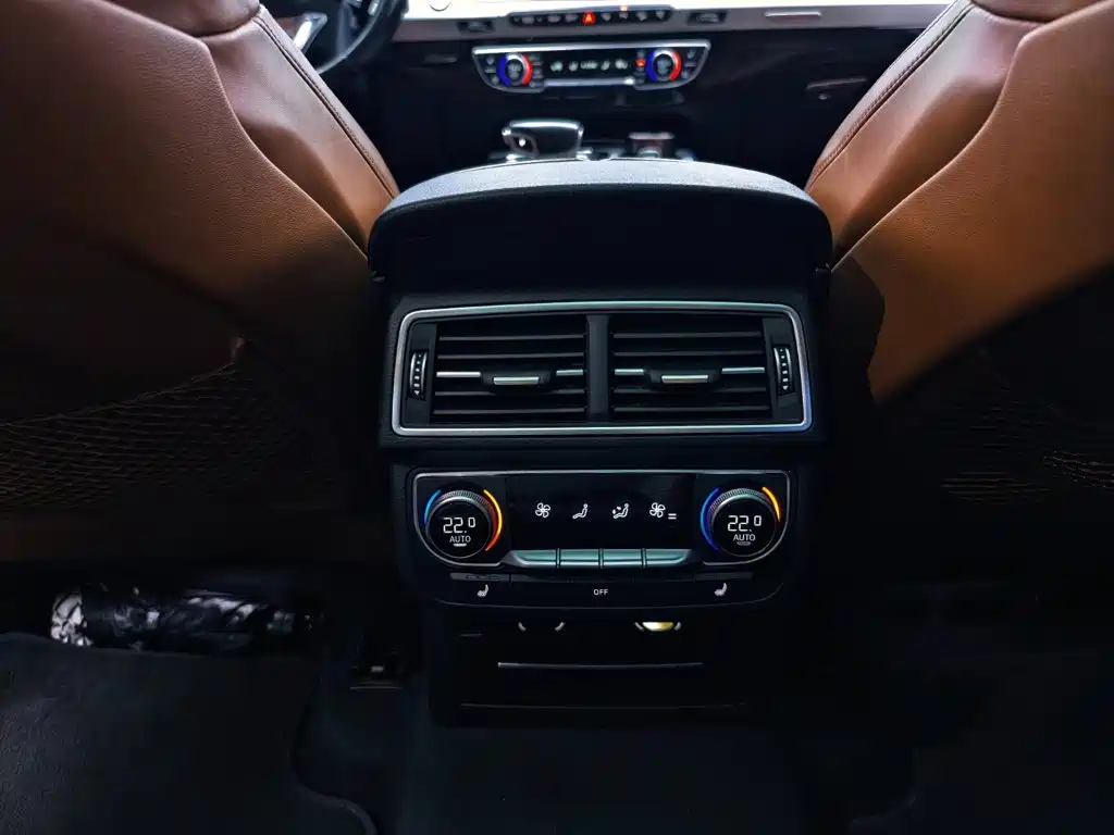Audi Q7 2017 — фото 19