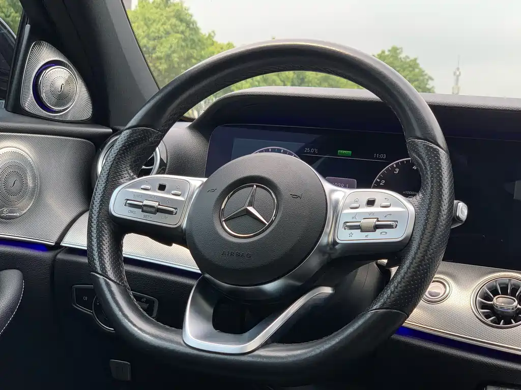 Mercedes-Benz E-Class 2020 — фото 19