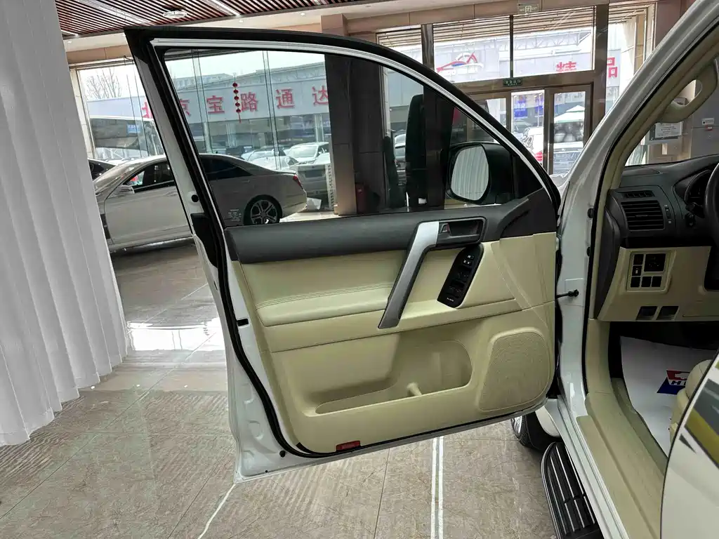 Toyota Prado 2017 — фото 14