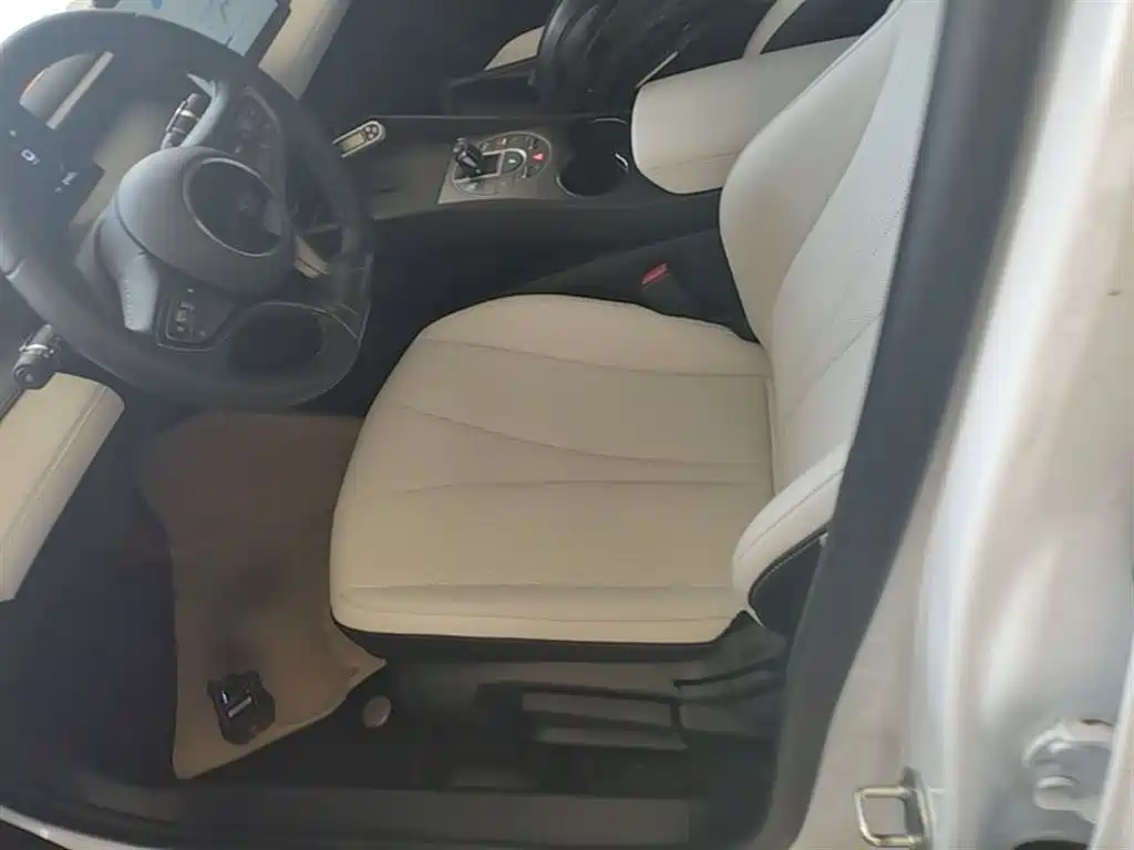 BYD Seal 05 DM-i 2025 — фото 15