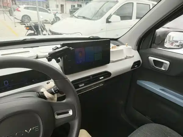 Geely Galaxy Panda 2023