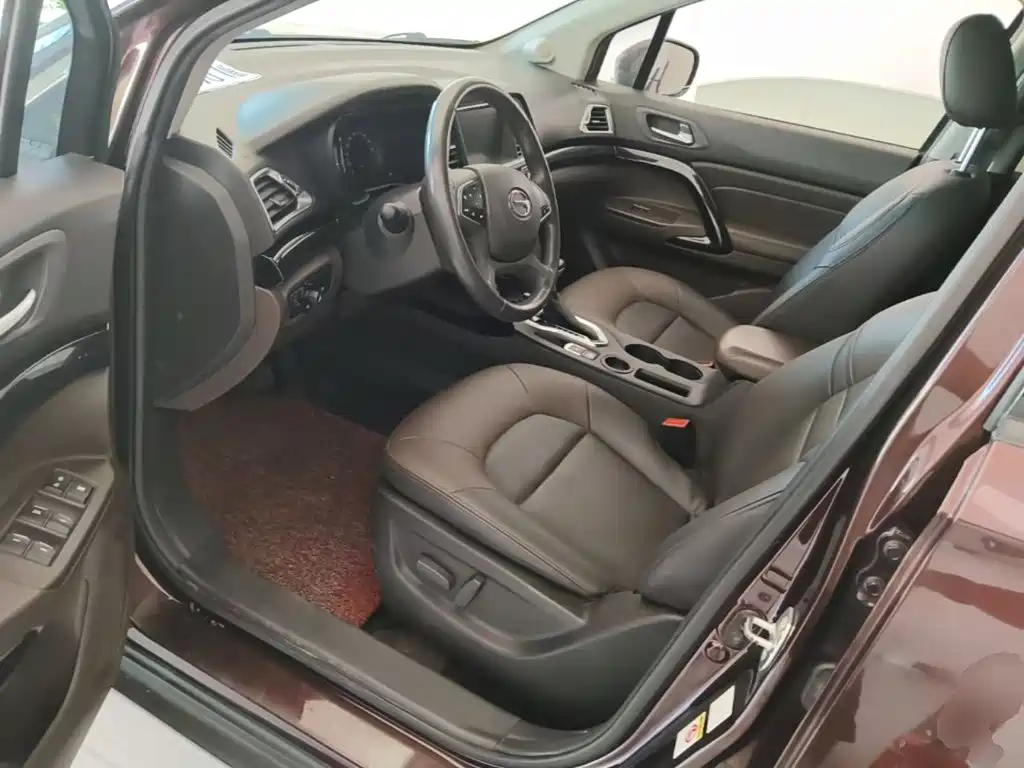 GAC Motor Trumpchi GS4 2016 — фото 16