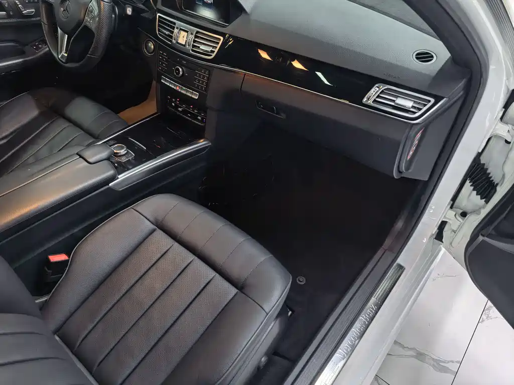 Mercedes-Benz E-Class 2015 — фото 13