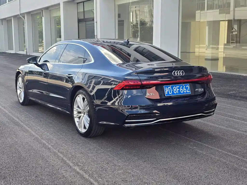 Audi A7L 2024 — фото 15
