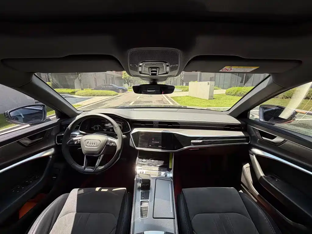 Audi A6L 2022