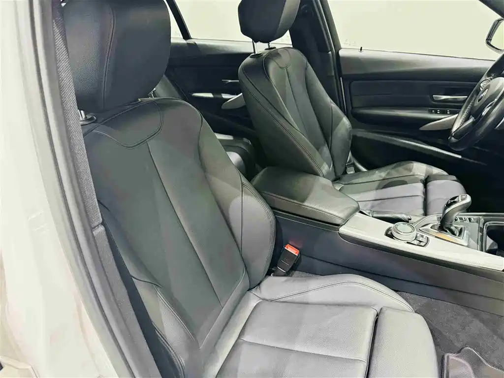 BMW 3 Series 2015 — фото 27