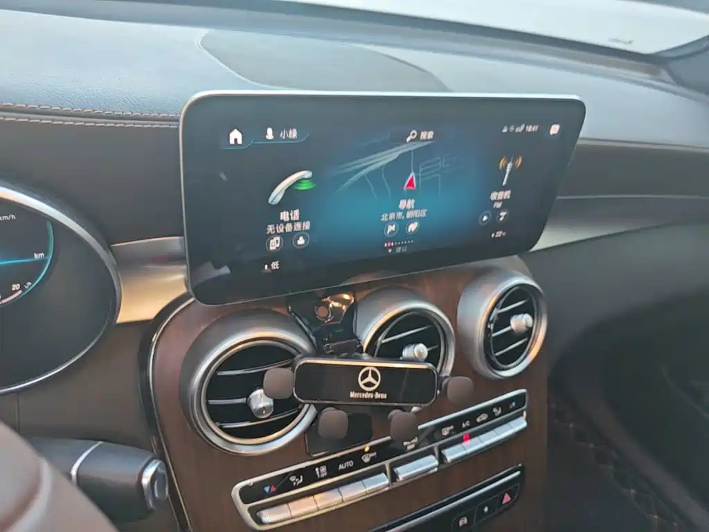 Mercedes-Benz GLC 2021 — фото 20