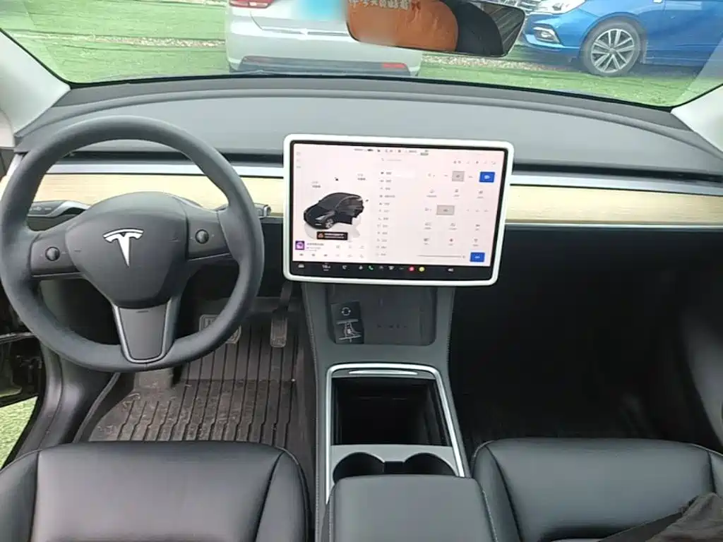 Tesla Model Y 2023 — фото 10
