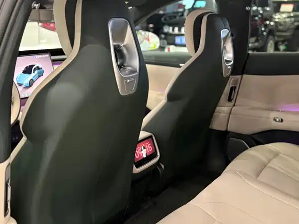 Xiaomi YU7 2025