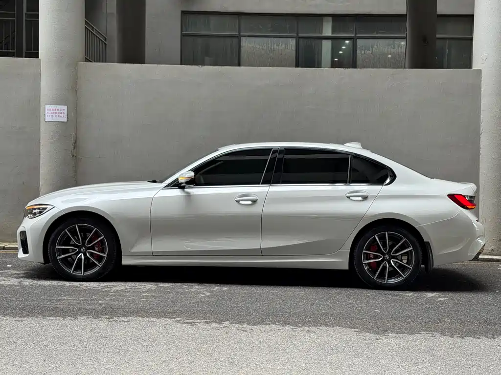 BMW 3 Series 2022