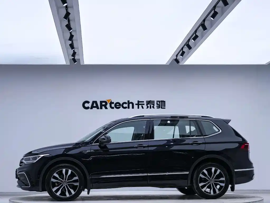 Volkswagen Tiguan L 2022 — фото 2