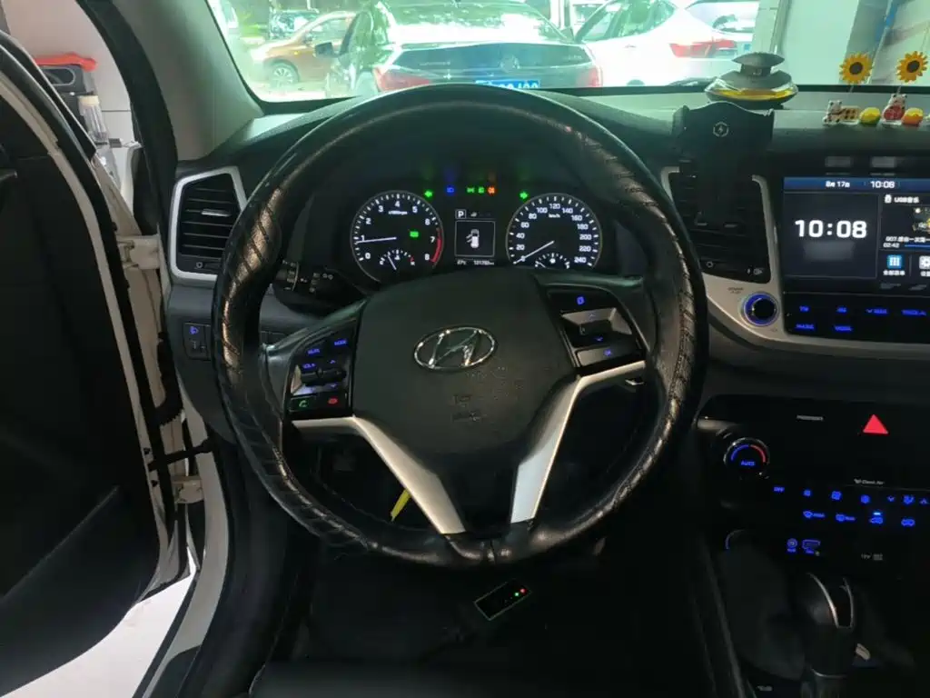 Hyundai Tucson 2017 — фото 11