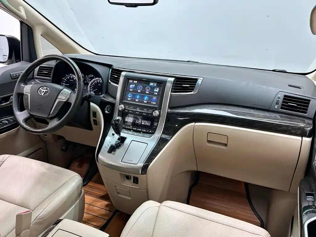 Toyota Alphard 2014 — фото 22