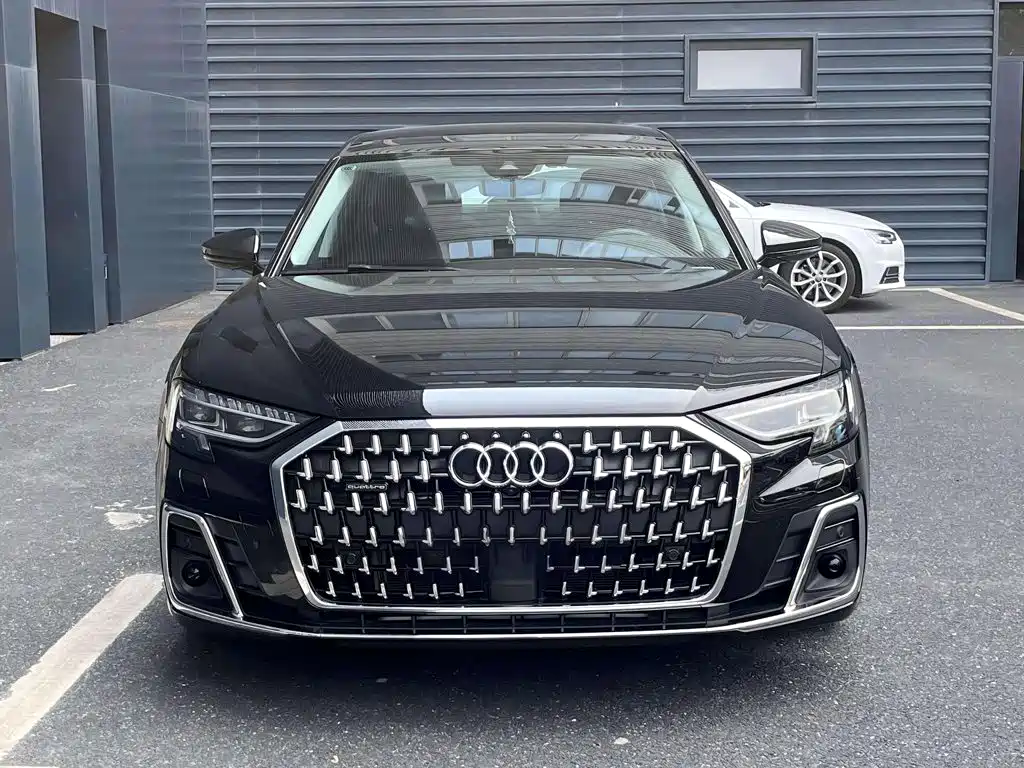 Audi A8 2025