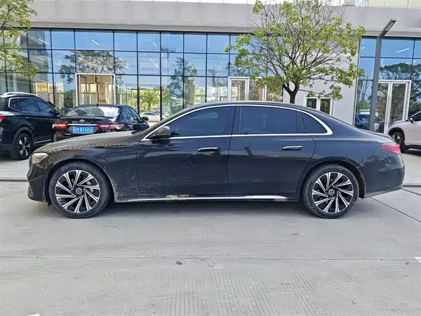 Mercedes-Benz E-Class 2024