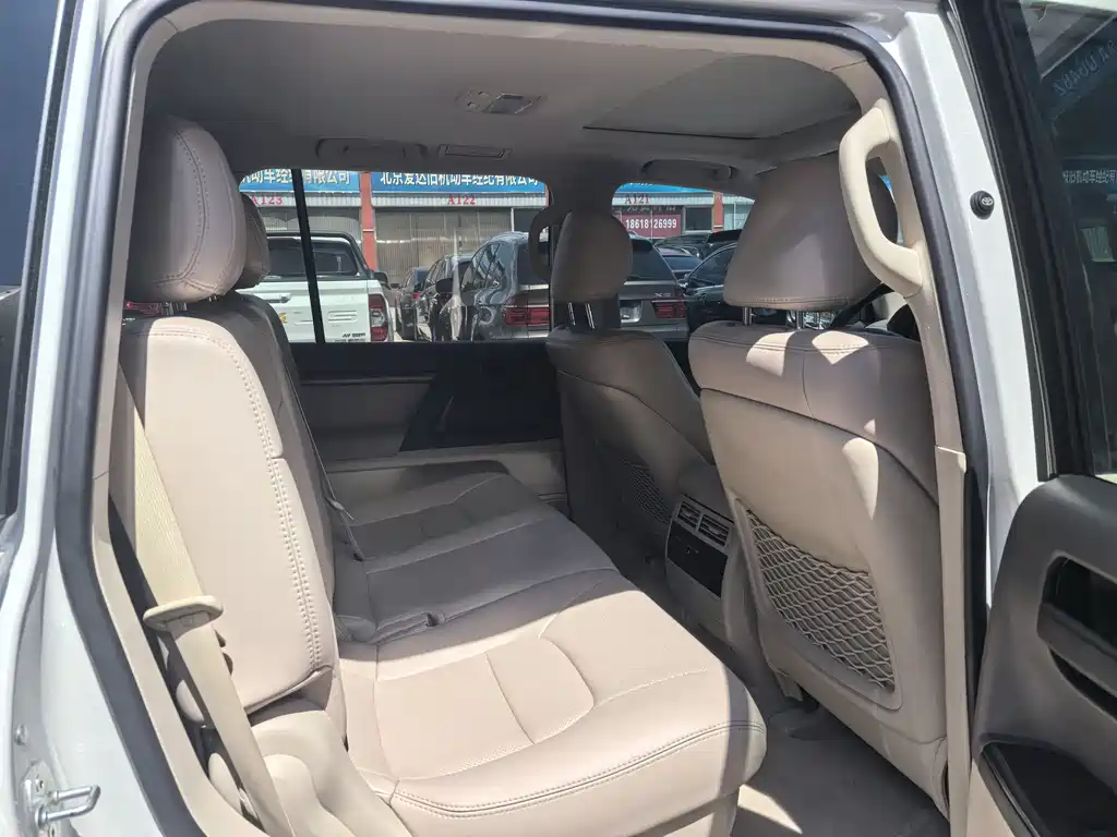 Toyota Land Cruiser 2019 — фото 16