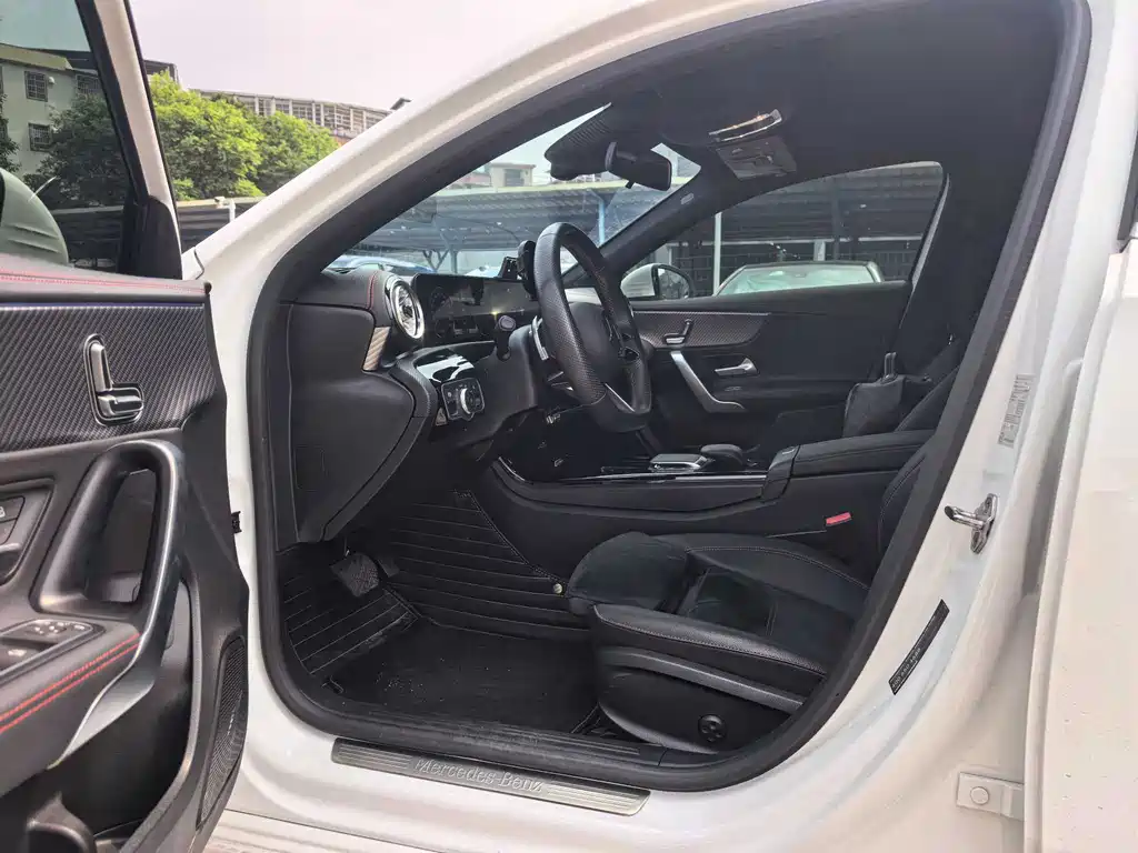 Mercedes-Benz A-Class 2023 — фото 10
