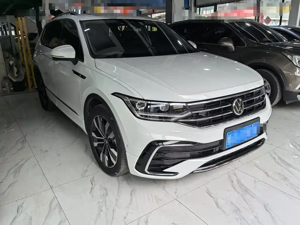 Volkswagen Tiguan L 2023 — фото 3