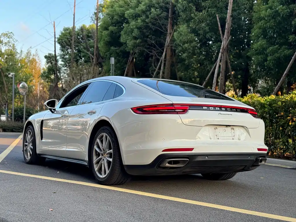 Porsche Panamera 2019 — фото 15