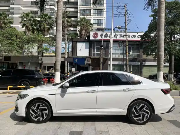 Volkswagen Sagitar 2023