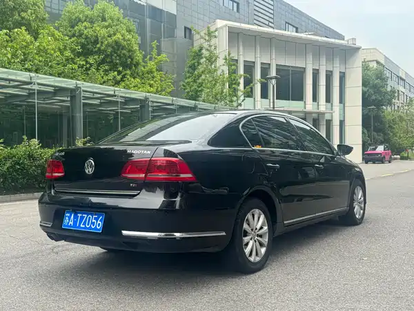 Volkswagen Magotan 2012