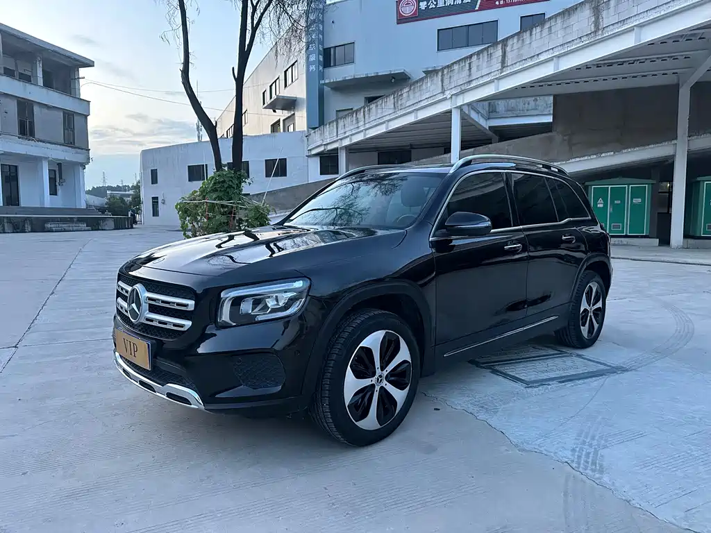 Mercedes-Benz GLB 2023