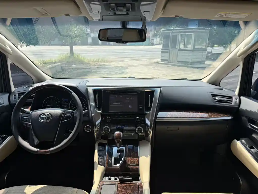Toyota Alphard 2019 — фото 8