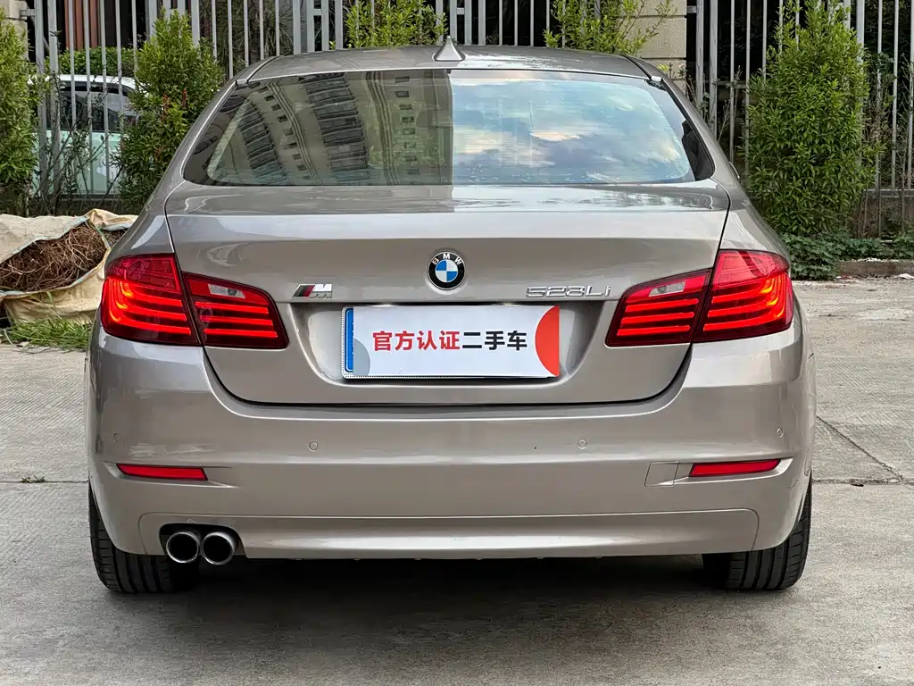 BMW 5 Series 2015 — фото 8