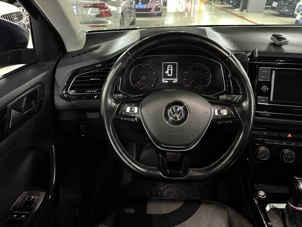 Volkswagen T-Roc 2019