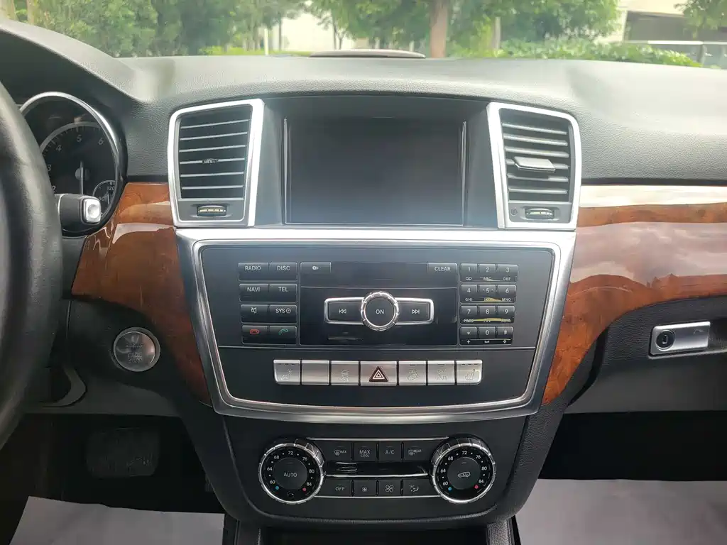 Mercedes-Benz M-Class 2014 — фото 12