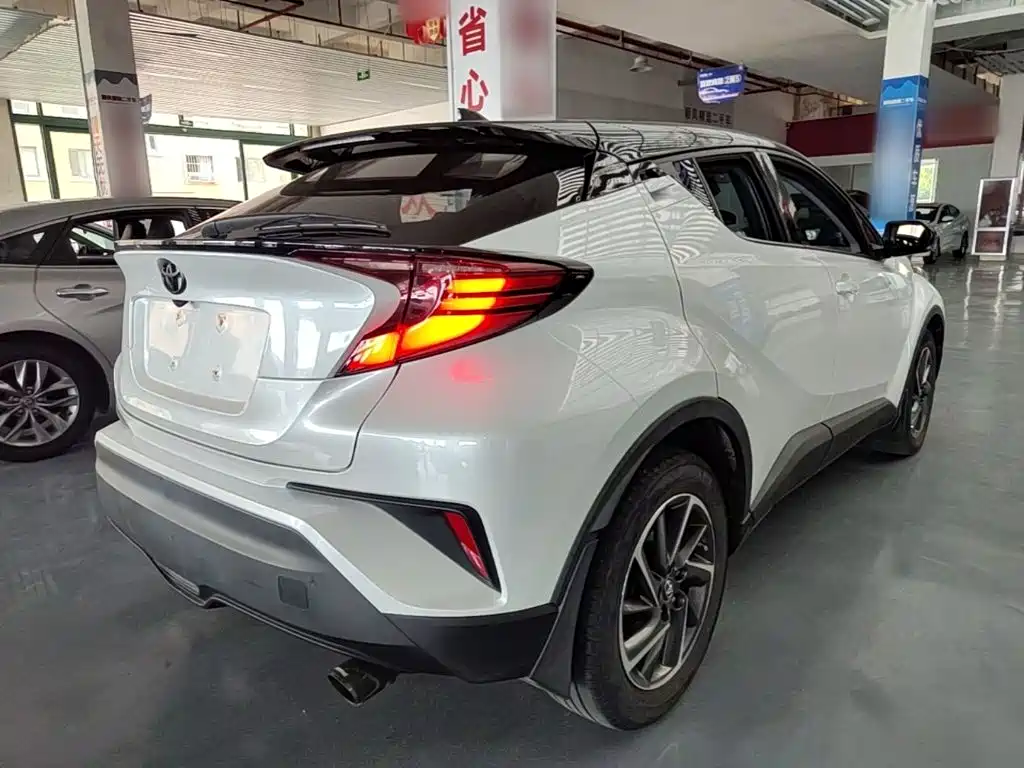 Toyota C-HR 2021 — фото 7