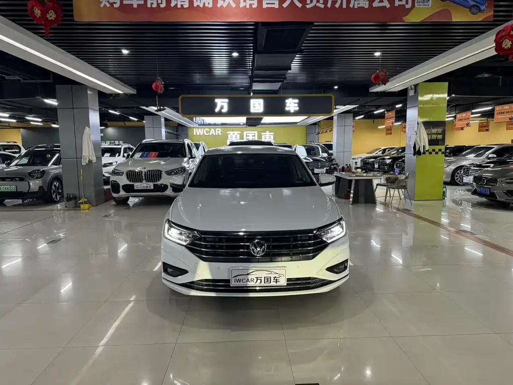 Volkswagen Sagitar 2019
