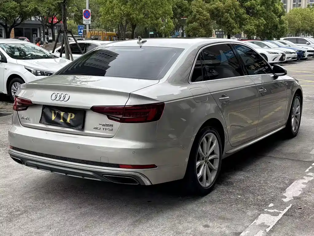 Audi A4L 2020 — фото 4