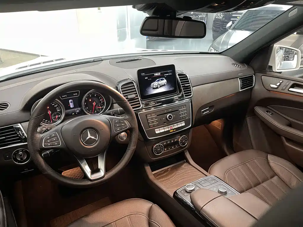 Mercedes-Benz GLE 2018 — фото 19