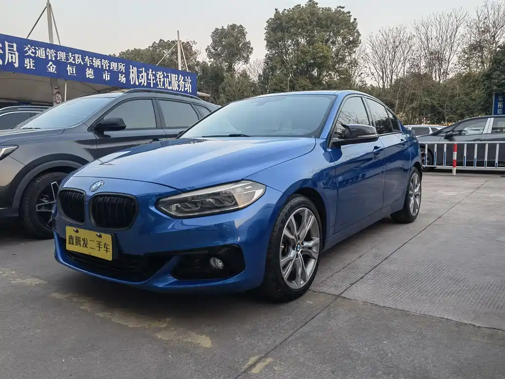 BMW 1 Series 2019 — фото 1